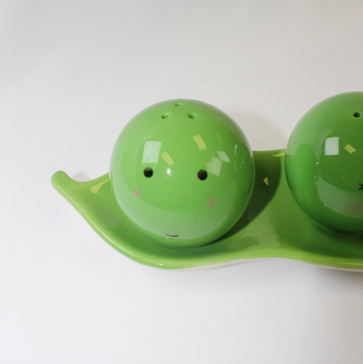 Sweet Peas Salt and Pepper Shakers
