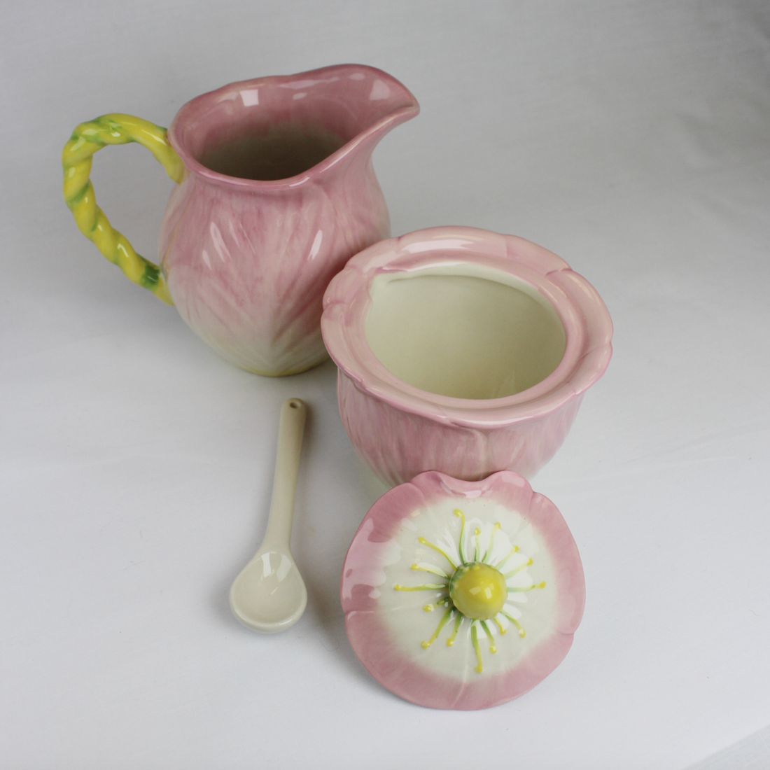 Tulip Cream and Sugar Set