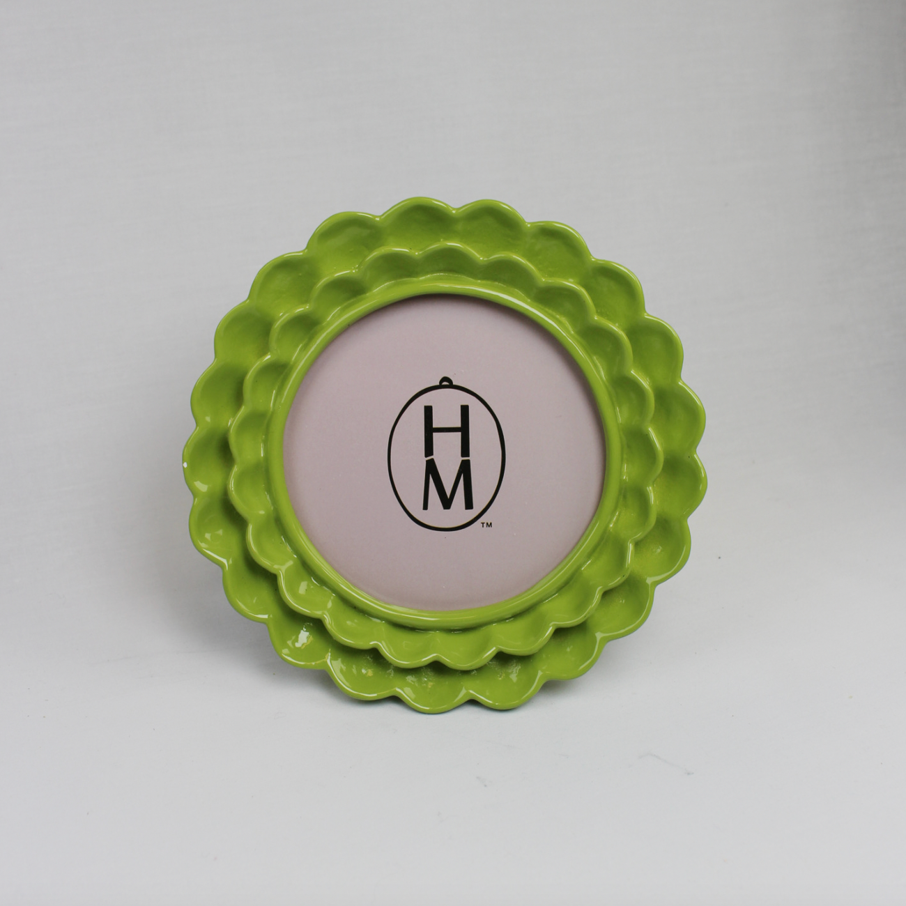 Round Ruffled Frames