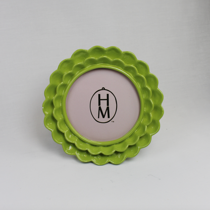 Round Ruffled Frames