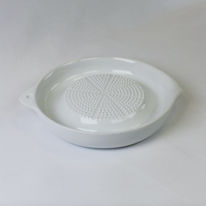 Ginger Grater Bowl With Spout
