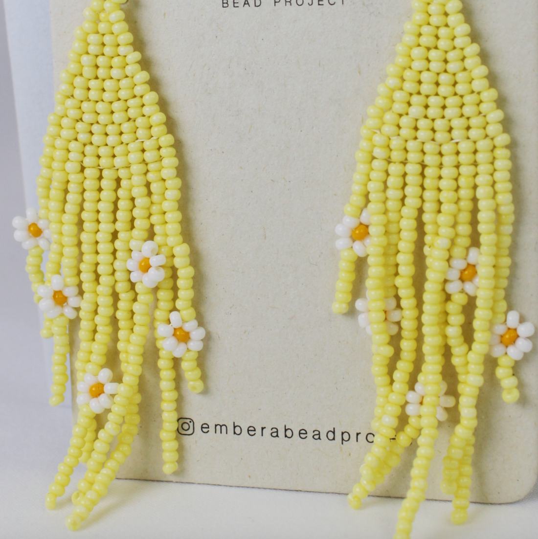 Yellow Dangle Beaded Earrings with Daisies
