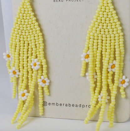 Yellow Dangle Beaded Earrings with Daisies