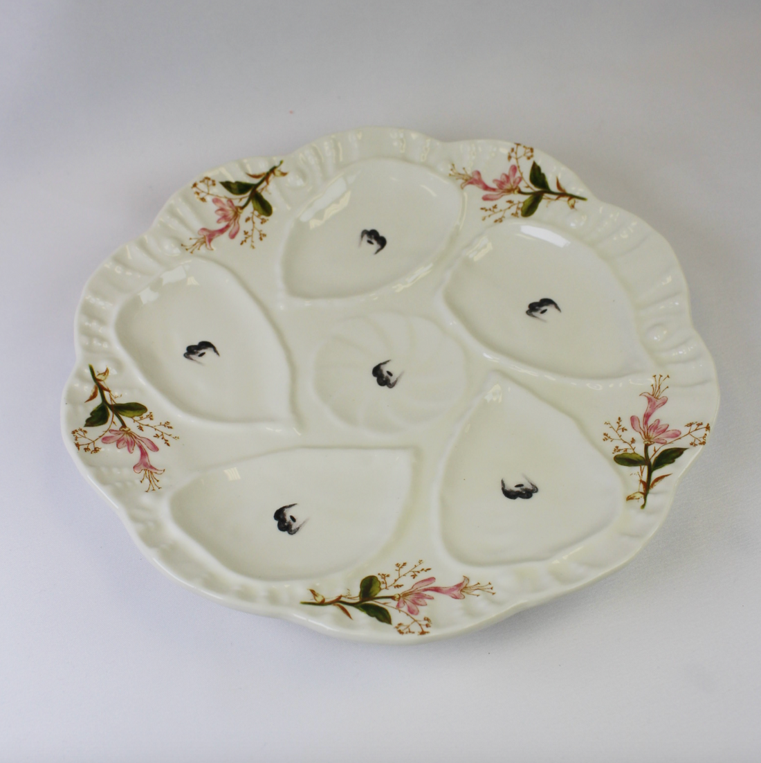 Oyster Plate with Flowers