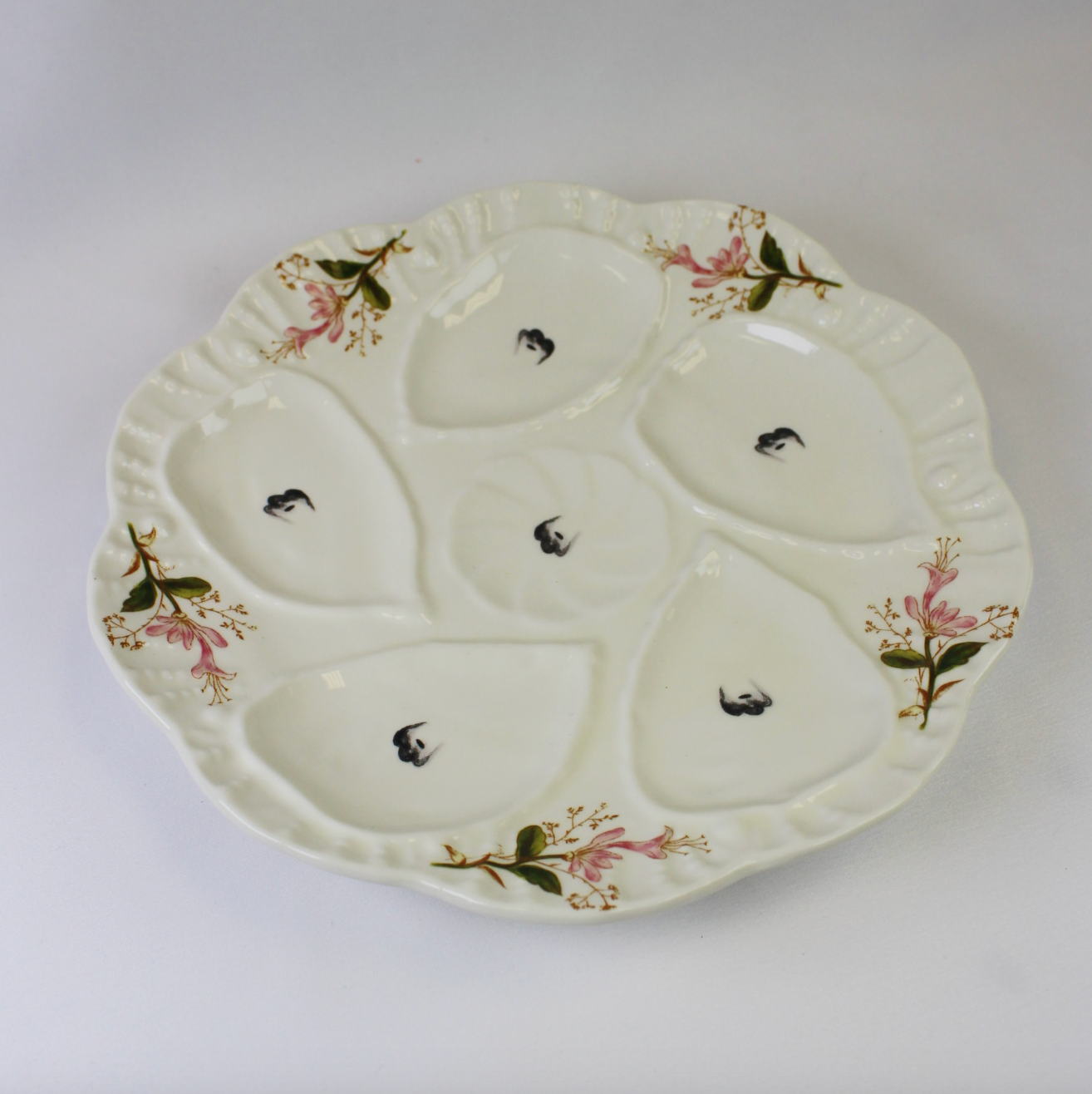 Oyster Plate with Flowers
