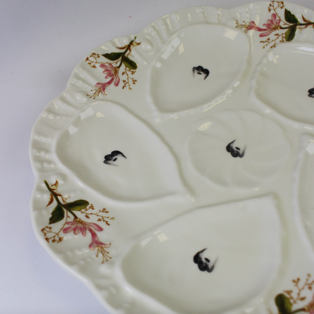 Oyster Plate with Flowers