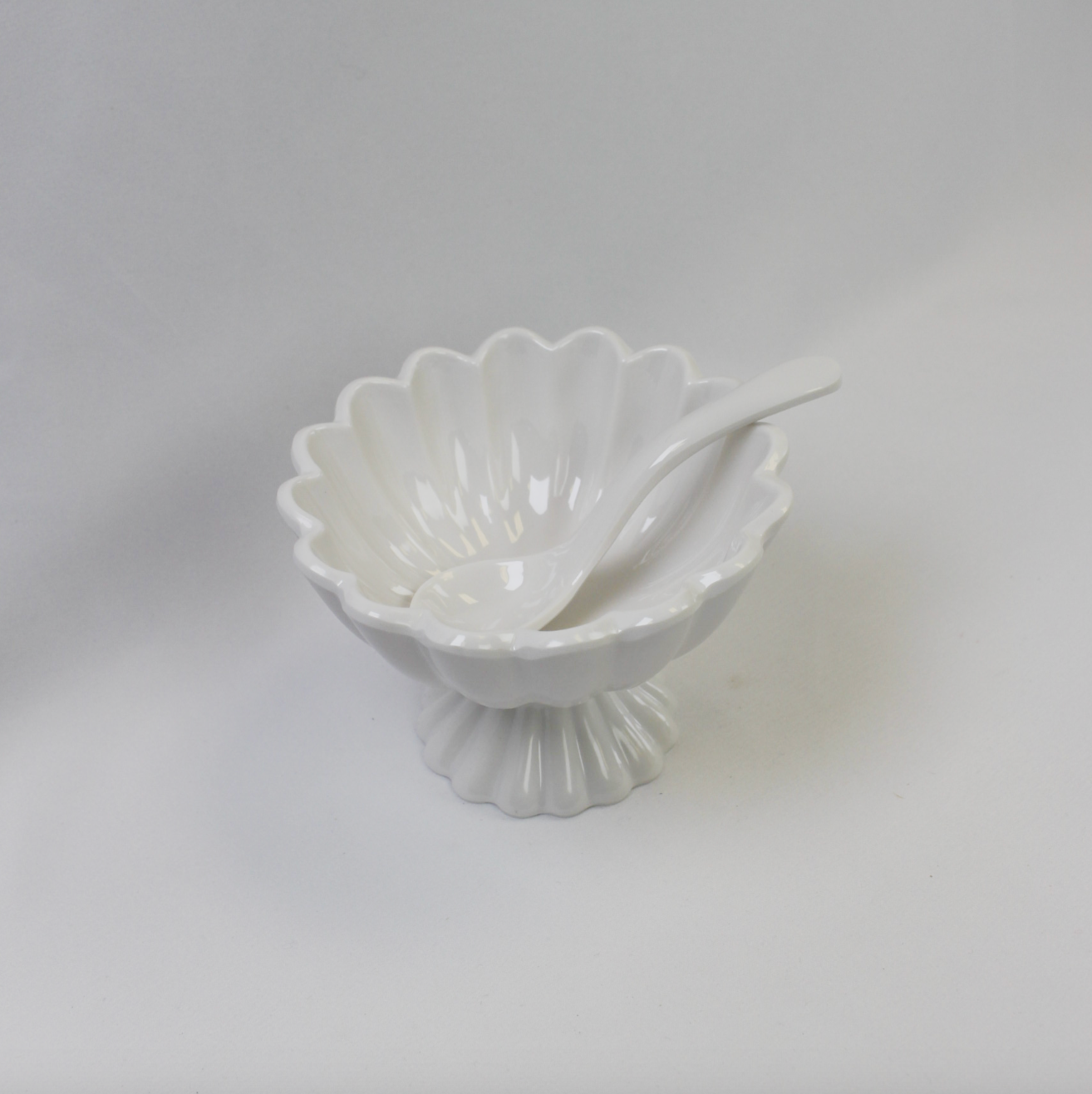Vienna Mini Pedestal with Spoon