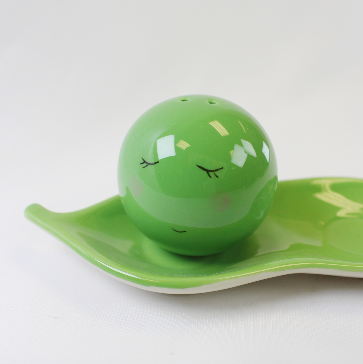 Sweet Peas Salt and Pepper Shakers