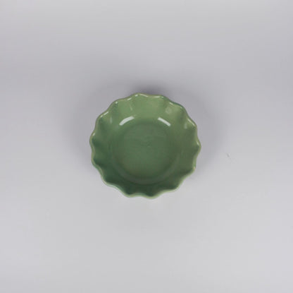 Stoneware Bowl with Scalloped Edges